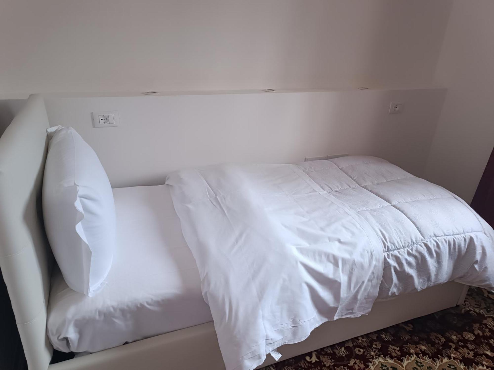Bed and Breakfast Locazione Turistica 2 Tessera Exterior foto